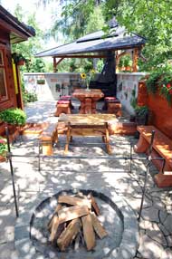 Corner Grill, где можно посидеть